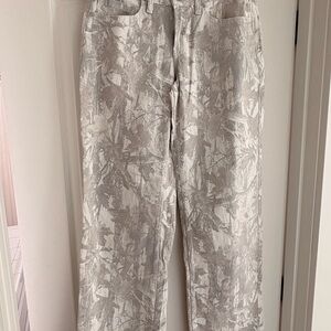 Hollister Women’s low rise baggy jeans camo type print
